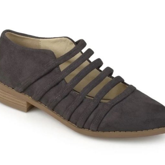 NWOB strap front point toe shoes - Picture 8 of 8